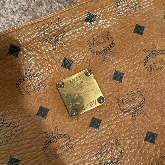 MCM Clutch - Picture 4 of 9